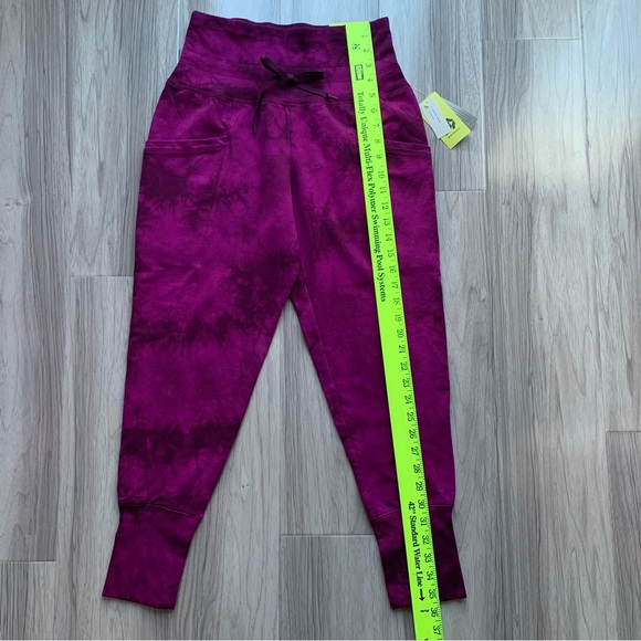 NWT All In Motion High-Rise Jogger Berry Purple - Picture 10 of 11